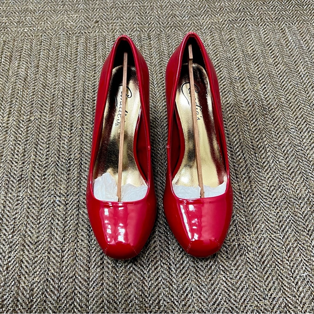 Candie's Size 6: Red Heels Classic Pump Style - Picture 6 of 7